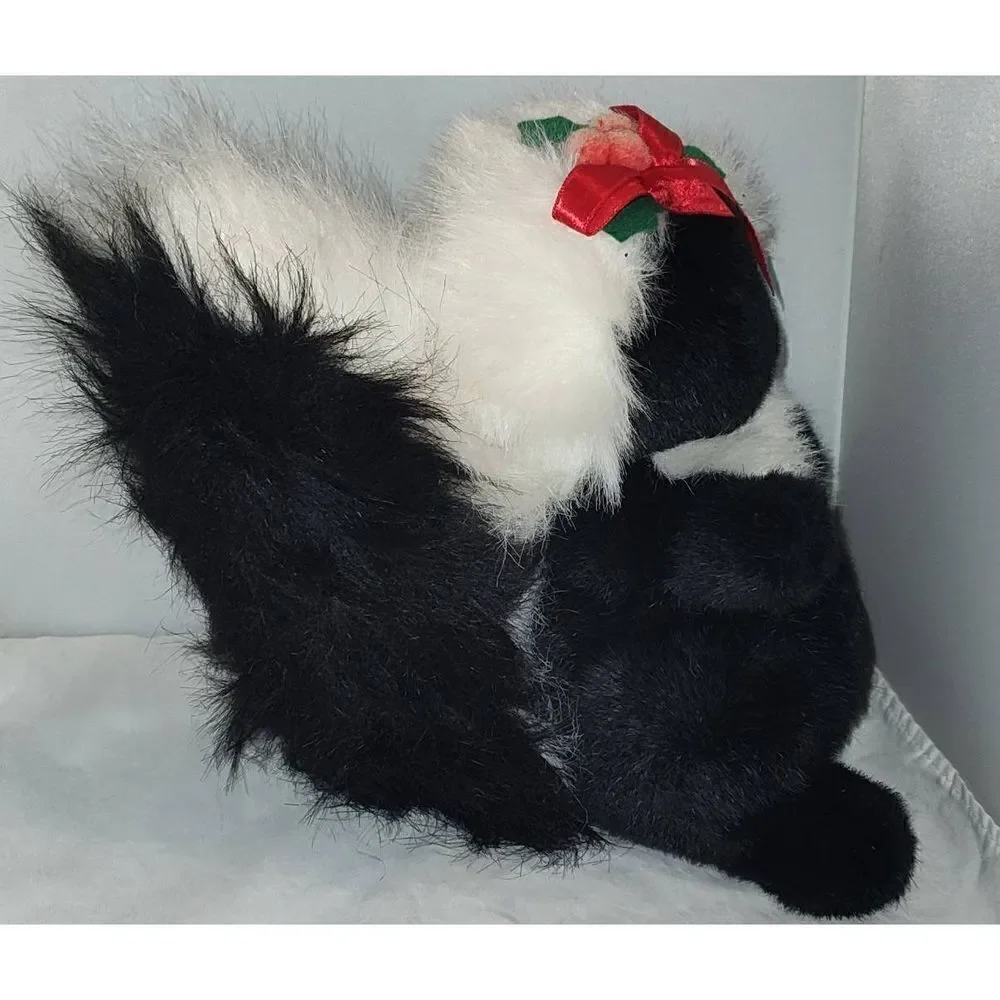 Vintage Applause Plush Touch of Holly Skunk Christmas 1988 9”